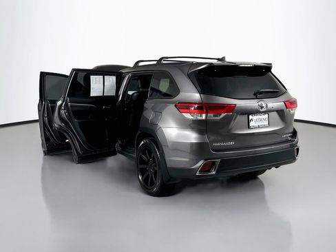 Used 2019 Toyota Highlander Limited Platinum AWD/4WD image 28