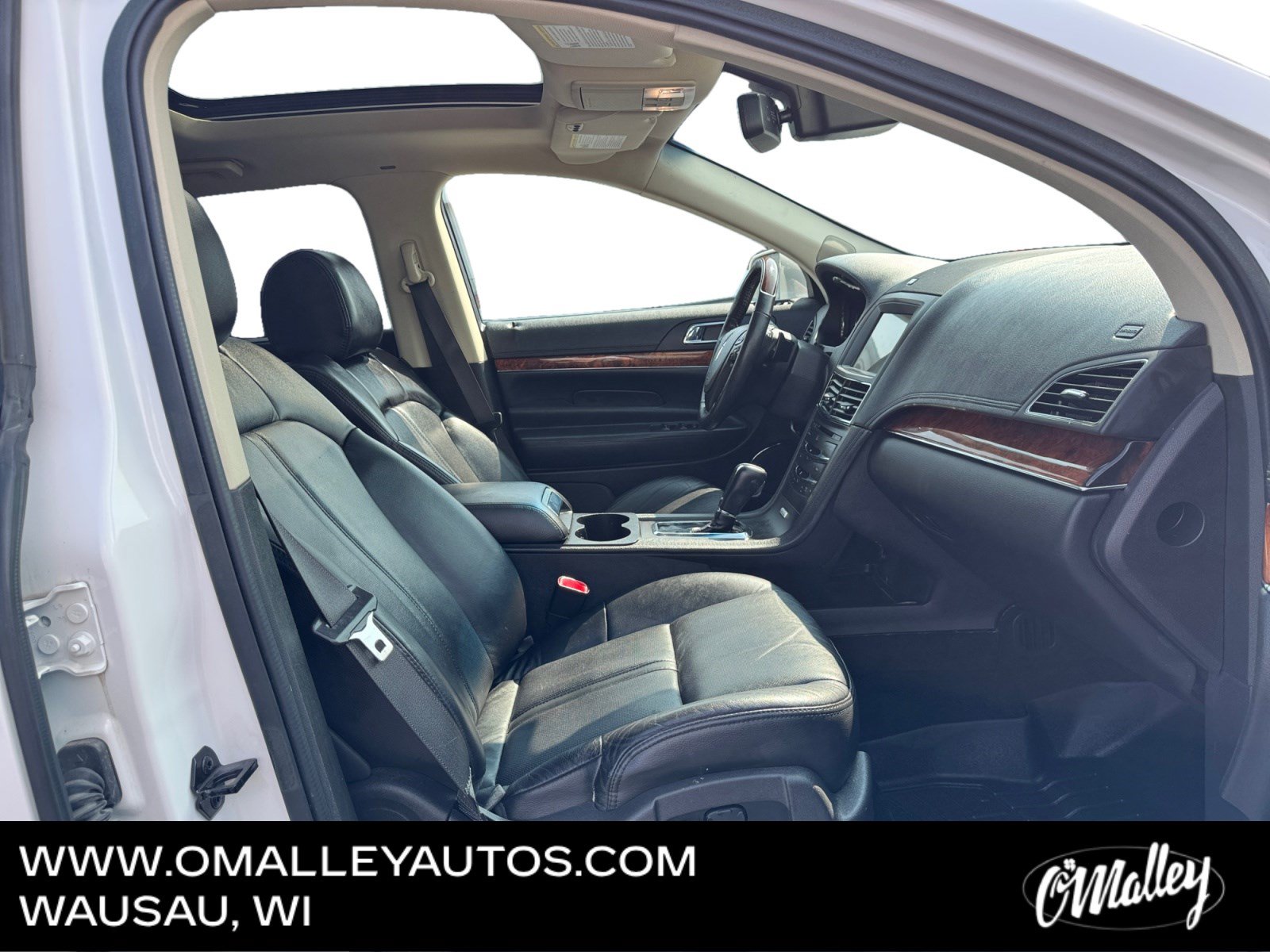 Used 2019 Lincoln MKT AWD image 14