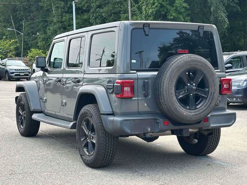 Used 2020 Jeep Wrangler Unlimited Sahara AWD/4WD image 4