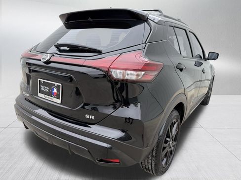 Used 2021 Nissan Kicks SR w/ SR Premium Package image 9