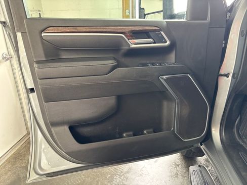 Used 2025 GMC Sierra 3500 SLE w/ Preferred Package AWD/4WD image 13