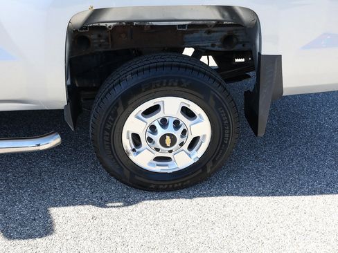 Used 2015 Chevrolet Silverado 2500 LT AWD/4WD image 4