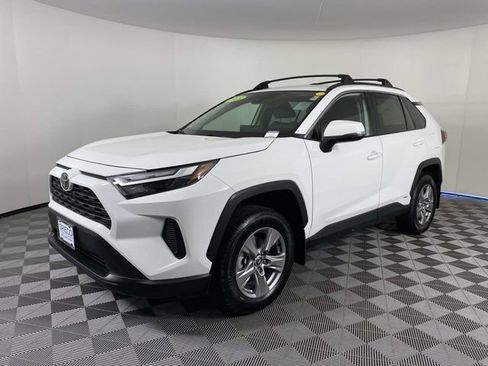 Used 2025 Toyota RAV4 XLE w/ Convenience Package AWD/4WD image 4