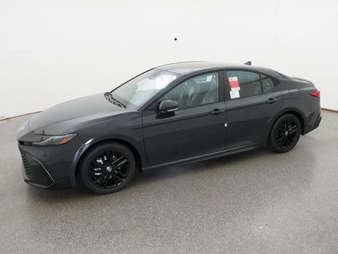 New 2026 Toyota Camry SE FWD image 5