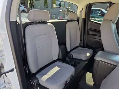Used 2019 Chevrolet Colorado W/T w/ WT Convenience Package AWD/4WD image 18