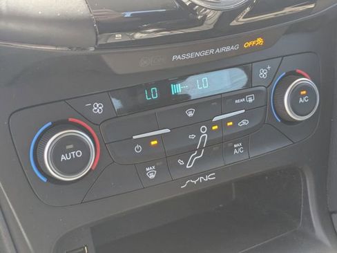 Used 2018 Ford Focus SEL FWD image 15