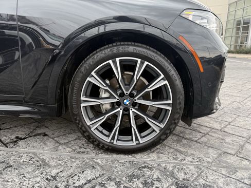 Used 2022 BMW X7 xDrive40i w/ M Sport Package image 9
