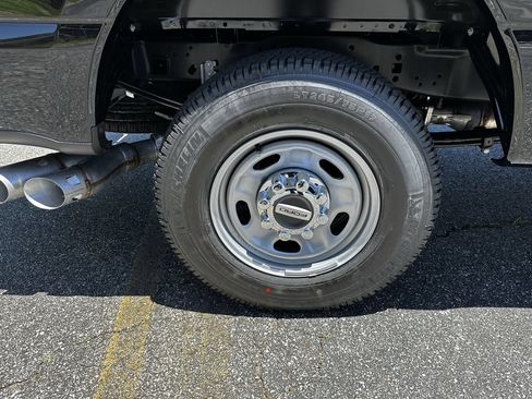 New 2025 Ford F250 XL w/ XL Chrome Package RWD image 25