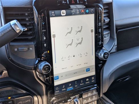 Certified 2024 RAM 2500 Limited image 23