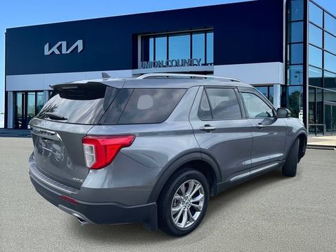 Used 2022 Ford Explorer Limited w/ Equipment Group 301A AWD/4WD image 6