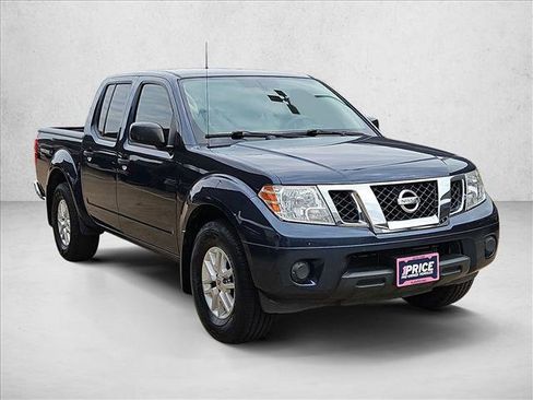 Used 2019 Nissan Frontier SV image 3