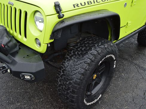 Used 2016 Jeep Wrangler Rubicon w/ Power Convenience Group AWD/4WD image 4