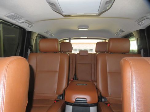 Used 2017 Toyota Sequoia Platinum RWD image 53