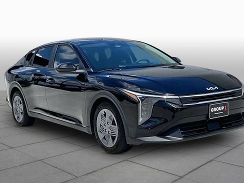 Used 2025 Kia K4 FWD image 3