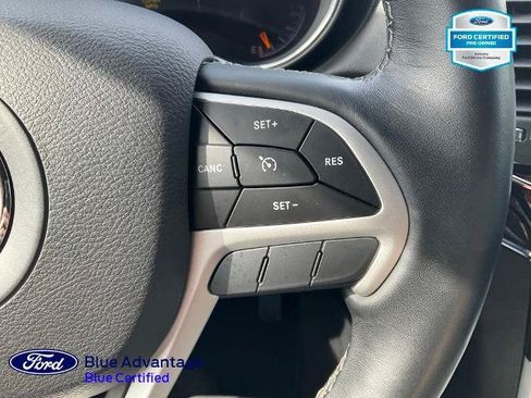 Used 2019 Jeep Grand Cherokee Overland w/ Interior Metal Package AWD/4WD image 9