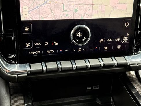 Used 2025 GMC Yukon Elevation image 30