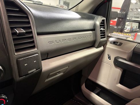 Used 2017 Ford F250 XL w/ STX Appearance Package image 12