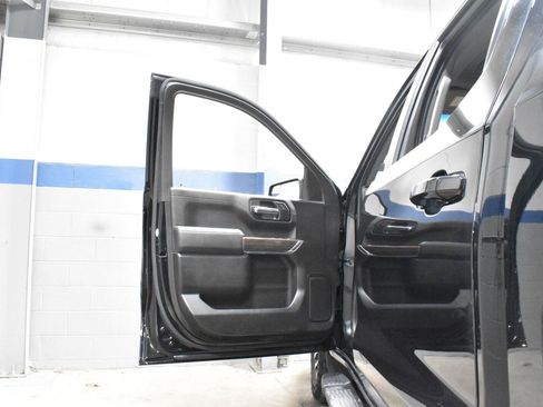 Used 2022 Chevrolet Silverado 1500 RST AWD/4WD image 9