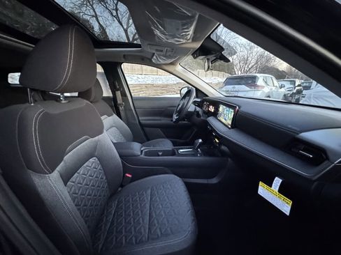 New 2026 Nissan Kicks SV w/ SV Premium Package image 5