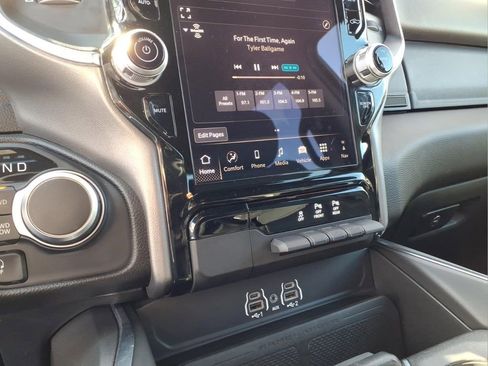 Used 2025 RAM 1500 Big Horn AWD/4WD image 12