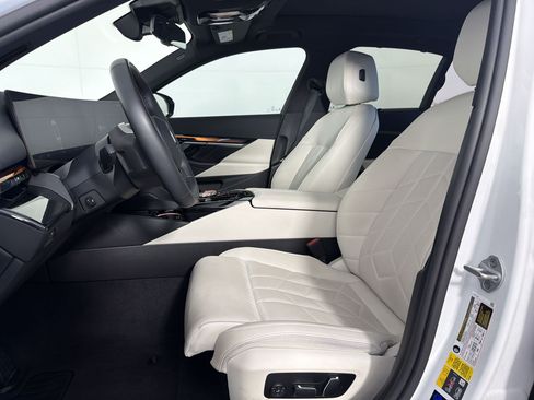 Used 2024 BMW i5 eDrive40i w/ Executive Package RWD image 5