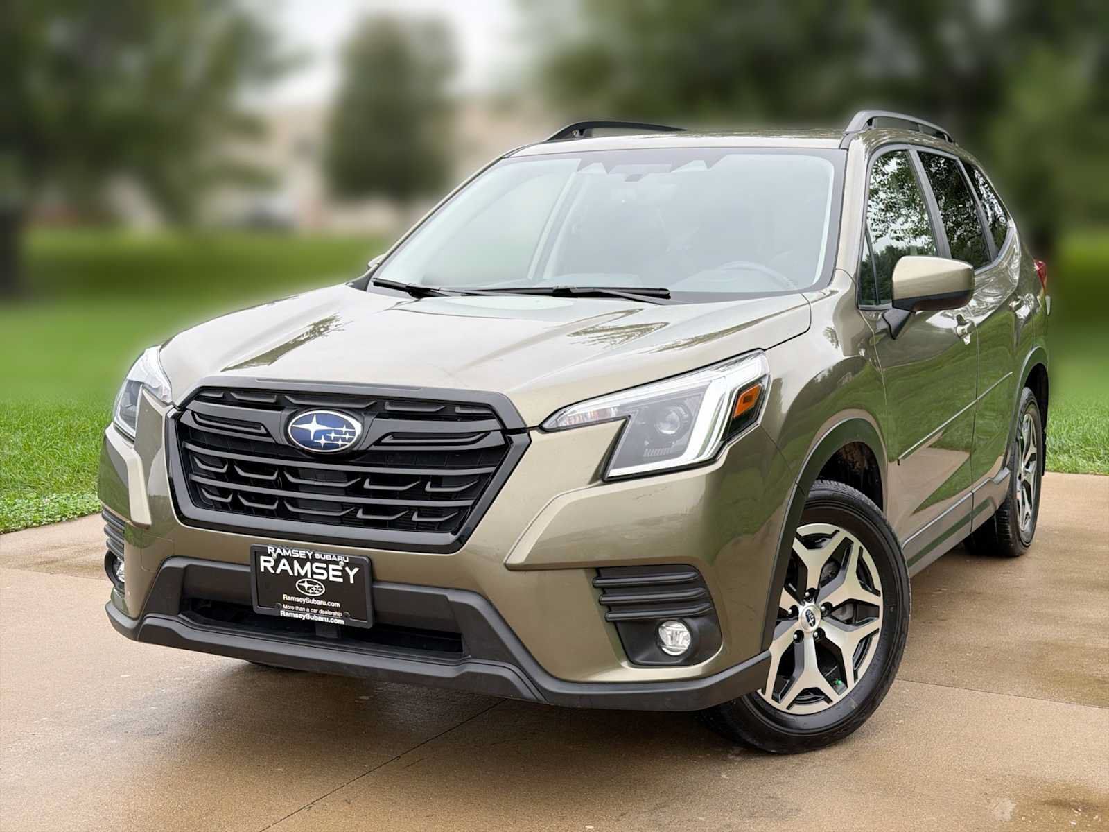 Used 2024 Subaru Forester Premium AWD/4WD image 1