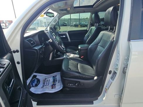 Used 2017 Toyota 4Runner 4WD image 20