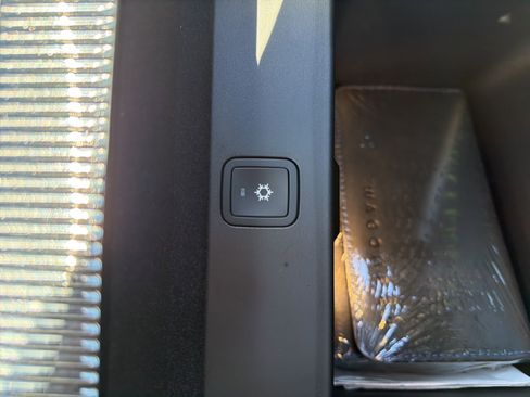 Used 2023 Jeep Grand Wagoneer Series III w/ Rear-Seat Entertainment Group image 71