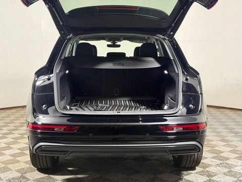 Used 2025 Audi Q5 Prestige w/ Prestige Package AWD/4WD image 6