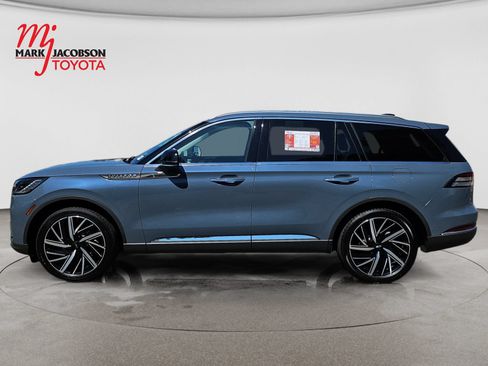 Used 2025 Lincoln Aviator Reserve w/ Equipment Group 201A AWD/4WD image 9