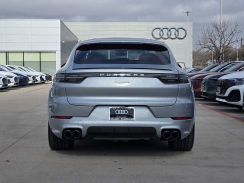 Used 2022 Porsche Cayenne E-Hybrid Coupe image 9