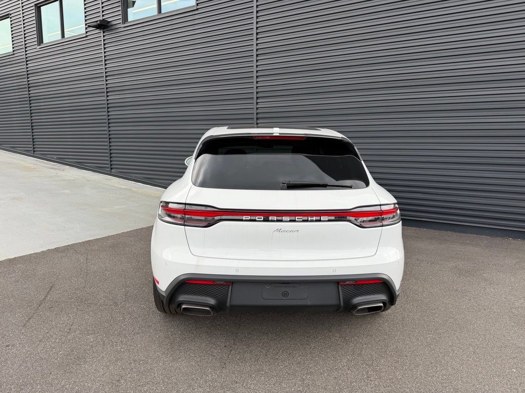 Used 2026 Porsche Macan AWD/4WD image 4
