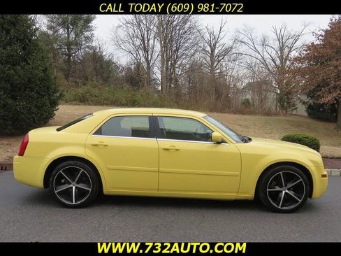 Used 2006 Chrysler 300 Base 4dr Sedan image 4