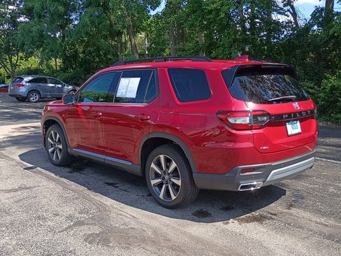 Used 2024 Honda Pilot Touring image 5