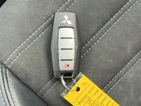 Used 2024 Mitsubishi Outlander SE image 31
