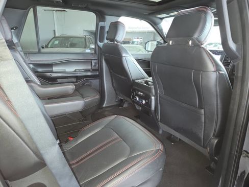 Used 2019 Ford Expedition Limited w/ Equipment Group 303A AWD/4WD image 28