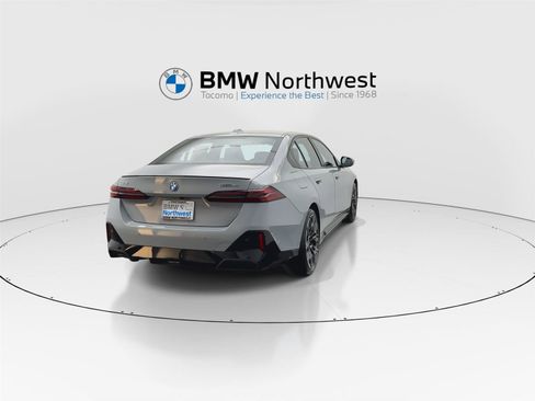 New 2026 BMW i5 eDrive40 w/ M Sport Package image 2