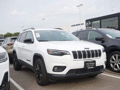 Used 2023 Jeep Cherokee Altitude Lux