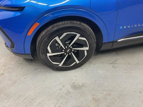 Used 2024 Chevrolet Equinox EV LT image 6