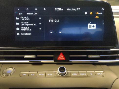 Used 2024 Hyundai Elantra SEL FWD image 25