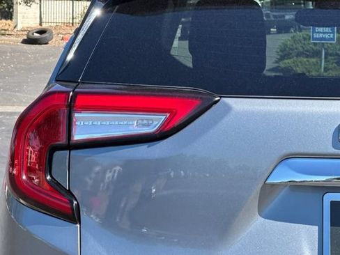 Used 2024 GMC Terrain SLE AWD/4WD image 46