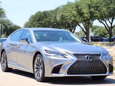 Used 2018 Lexus LS 500 image 2