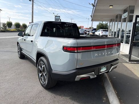 Used 2022 Rivian R1T Adventure AWD/4WD image 4