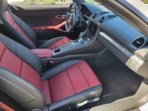 Used 2024 Porsche 718 Cayman image 25