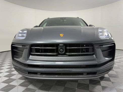 Certified 2026 Porsche Macan AWD/4WD image 6
