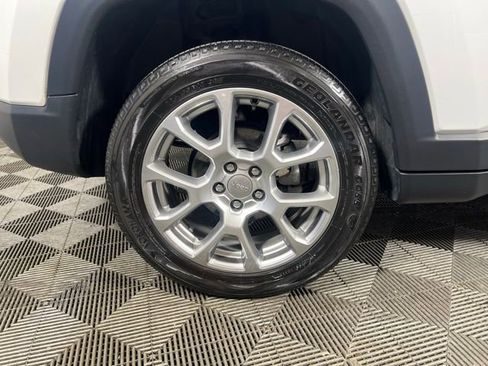 Used 2022 Jeep Compass Latitude AWD/4WD image 13