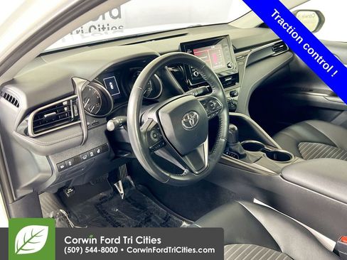 Used 2024 Toyota Camry SE FWD image 3