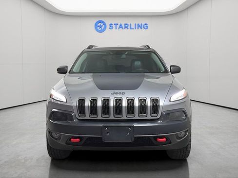 Used 2017 Jeep Cherokee Trailhawk AWD/4WD image 15