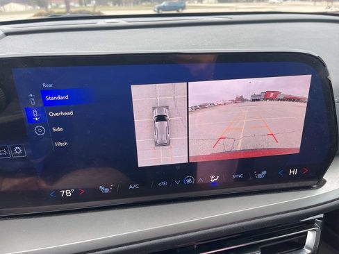 Used 2024 Chevrolet Traverse LT w/ Trailering Package image 20