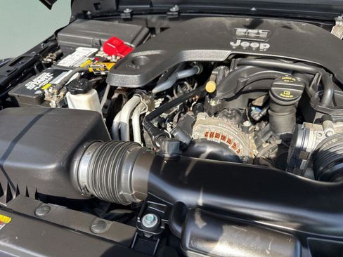 Used 2021 Jeep Gladiator Mojave AWD/4WD image 30
